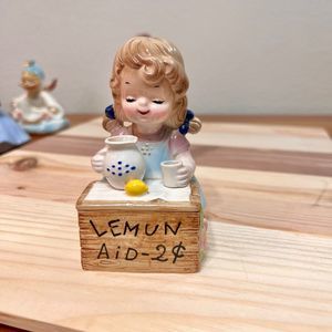 Vintage Josef Originals "HAPPINESS IS Series Lemun Aid Lemonade Girl Figurine